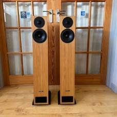 PMC Twenty.23 Floorstanding Loudspeakers Oak Finish - Pair PMC Twenty.23 Floorstanding Loudspeakers Oak Finish - Pair