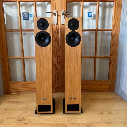 PMC Twenty.23 Floorstanding Loudspeakers Oak Finish - Pair PMC Twenty.23 Floorstanding Loudspeakers Oak Finish - Pair