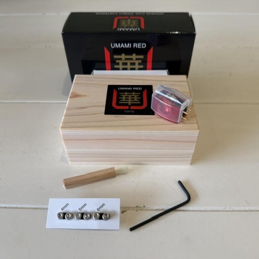 Hana Umami Red Moving Coil Cartridge
