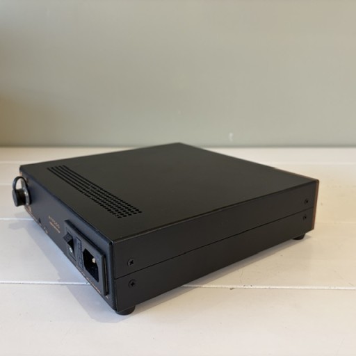 Ferrum Audio HYPSOS Linear Hybrid Power Supply and Ferrum Audio Power Splitter Ferrum Audio HYPSOS Linear Hybrid Power Supply and Ferrum Audio Power Splitter
