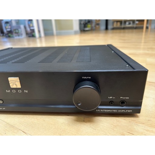 MOON i-1 Integrated Amplifier - Black Finish