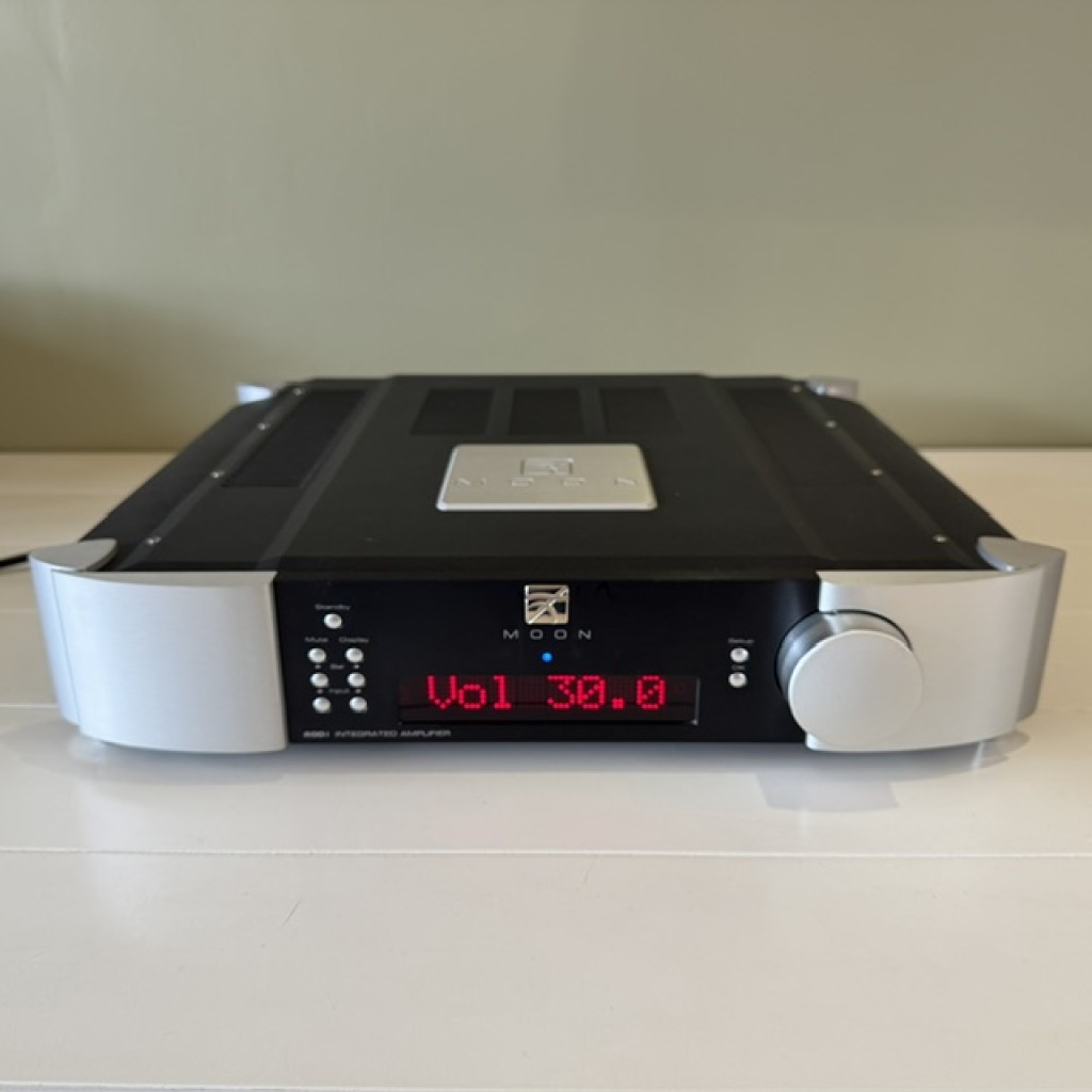 Moon Evolution 600i v1 Integrated Amplfier !Two Tone" Finish