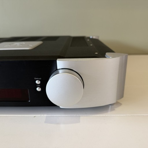 Moon Evolution 600i v1 Integrated Amplfier !Two Tone" Finish
