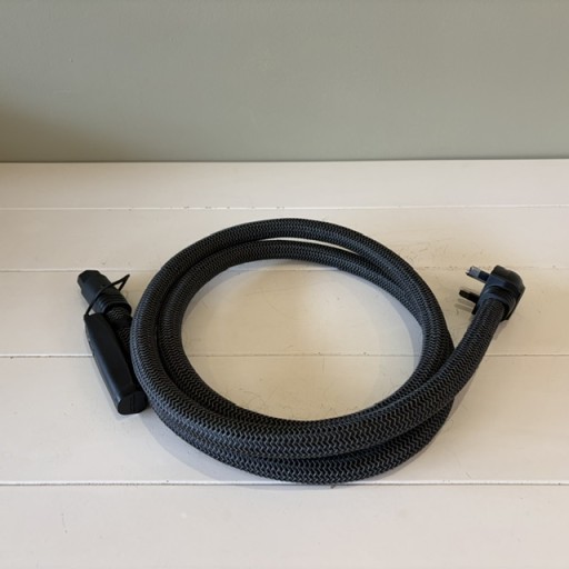 Audioquest Wind Series Blizzard with 72V DBS UK - C13 IEC Mains Cable - 2.0 Metres Audioquest Wind Series Blizzard with 72V DBS UK - C13 IEC Mains Cable - 2.0 Metres