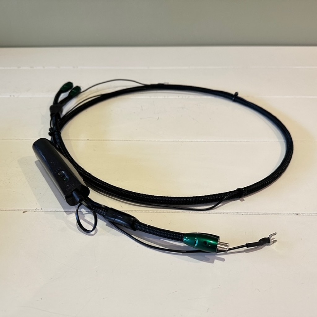 Audioquest Yosemite with 72V DBS RCA to RCA Tonearm Cable with Ground Goody fitted - 1.2 Metres Audioquest Yosemite with 72V DBS RCA to RCA Tonearm Cable with Ground Goody fitted - 1.2 Metres