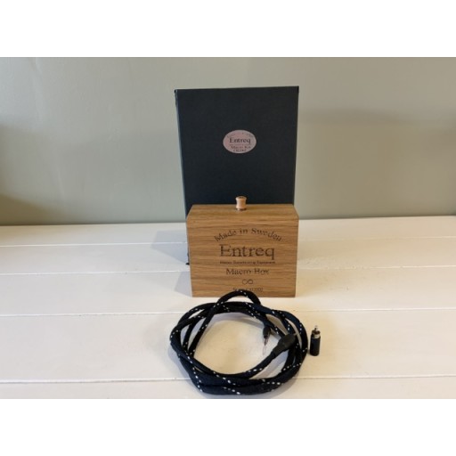 Entreq Macro Complete Grounding Kit (Macro Ground Box & Cable with RCA Adaptor) Entreq Macro Complete Grounding Kit (Macro Ground Box & Cable with RCA Adaptor)