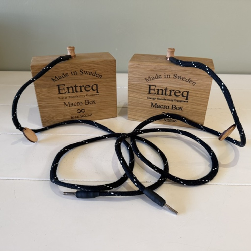 Entreq Macro Twin Grounding Kit (Macro Ground Boxes & Cables) Entreq Macro Twin Grounding Kit (Macro Ground Boxes & Cables)