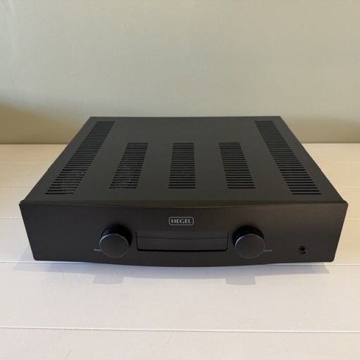Hegel H190v Integrated Amplifier - Black