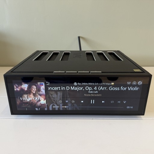 HiFi Rose RS520 All-In-One Streaming Amplifier - Black Finish