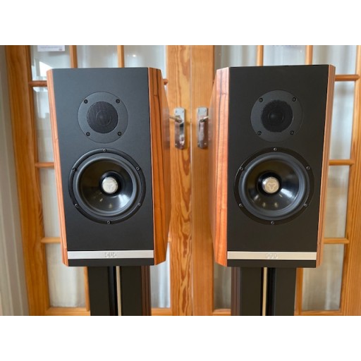Kudos Titan 505 Loudspeakers in Tineo Finish - Pair + Stands