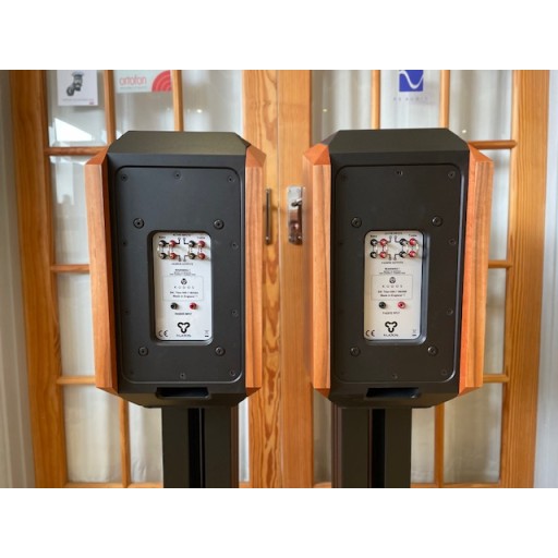 Kudos Titan 505 Loudspeakers in Tineo Finish - Pair + Stands
